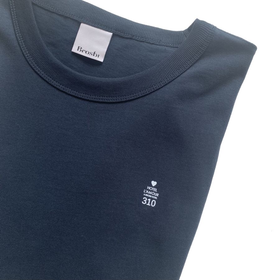 Loose Fit Tee - Hotel L'Amour - navy