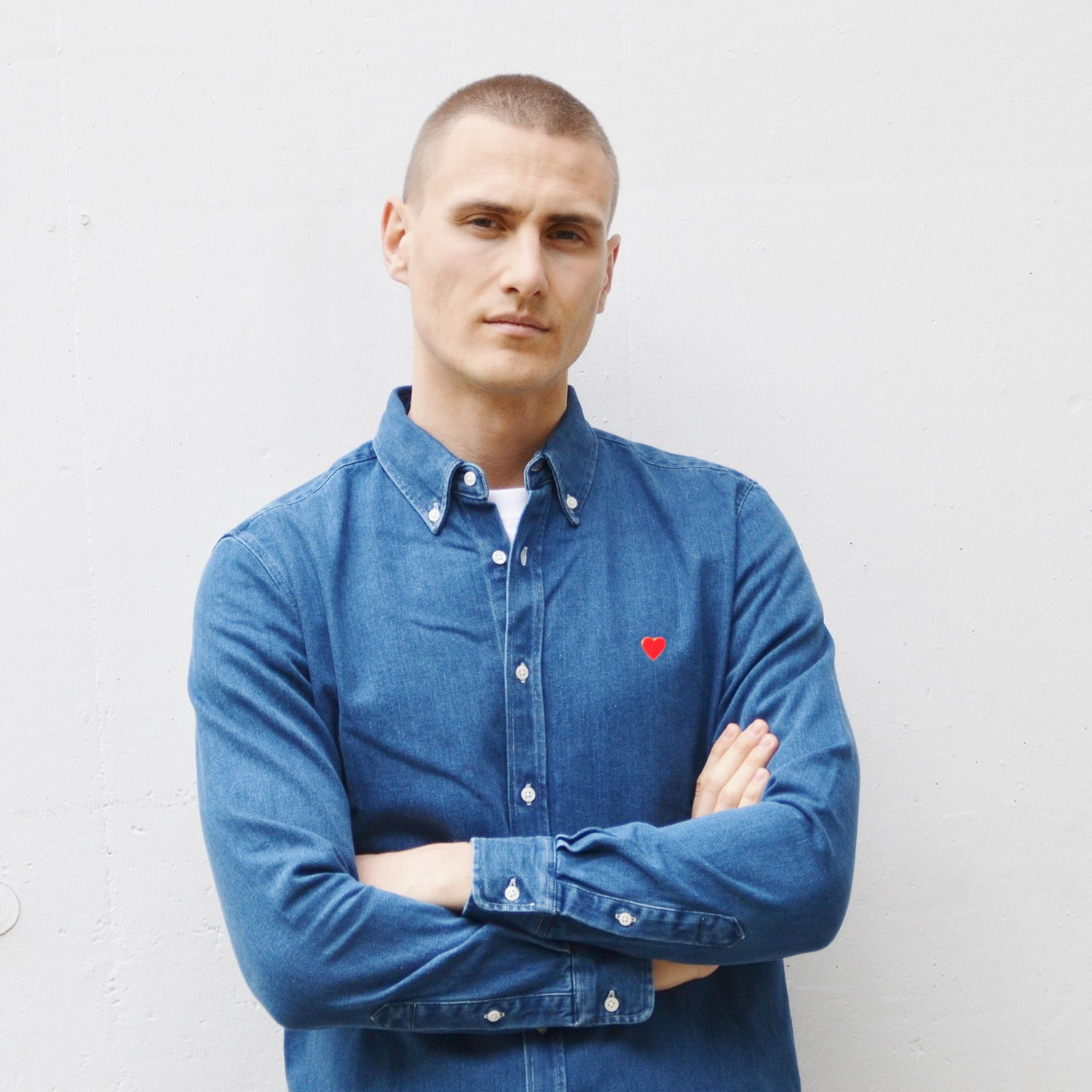 brosbi-icon-shirt-heart-denimnx8oc4PEuRMEc